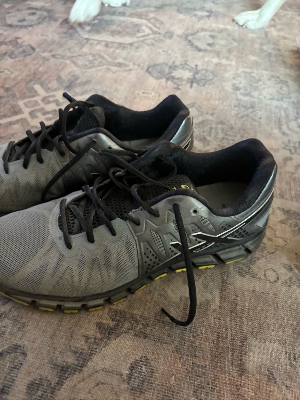 ASICS Men's Gel Quantum 180 TR Gray and Black Athletic Running Shoes mens 10.5